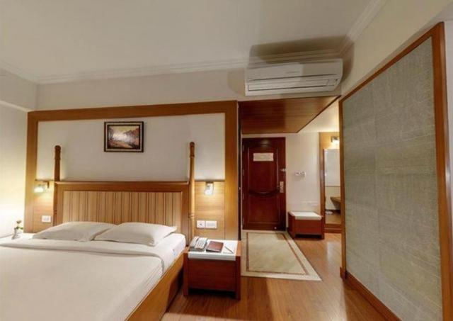 Parijatha Gateway Hotel Bengaluru Szoba fotó