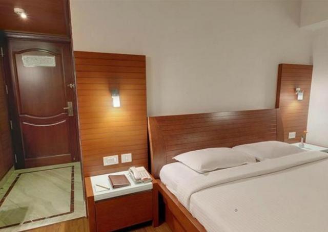 Parijatha Gateway Hotel Bengaluru Szoba fotó